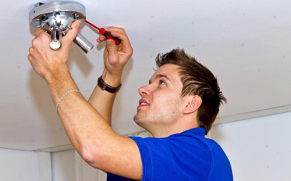recherche travail électricien bâtiment Versailles